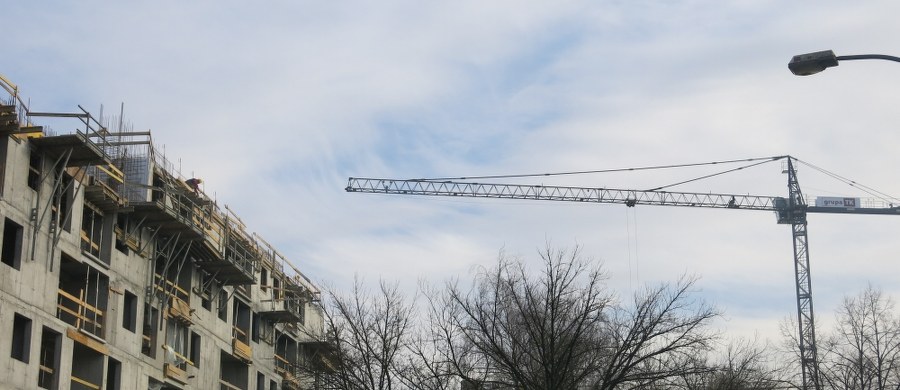 Na terenie budowy u zbiegu Alei Piłsudskiego i ulicy Kilińskiego w Łodzi doszło do tragicznego wypadku. 