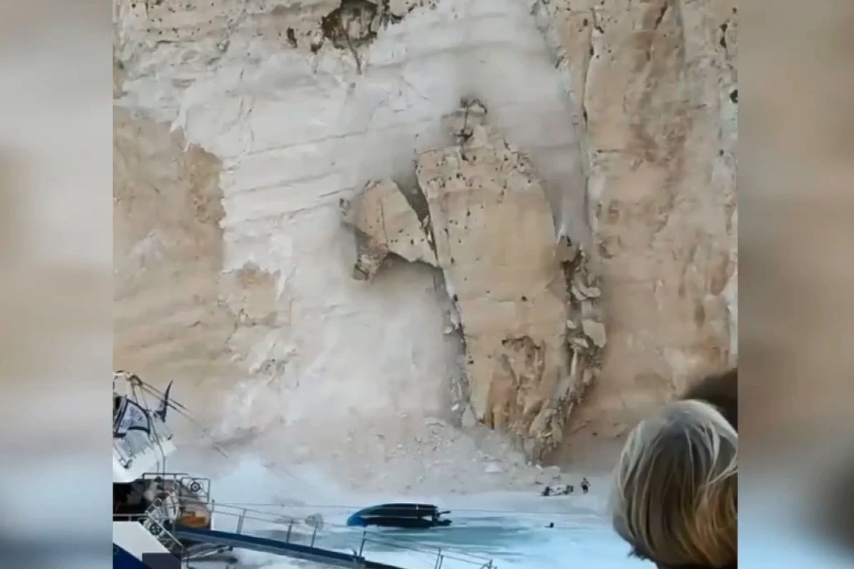 Co najmniej siedem osób zostało rannych w wyniku osunięcia się klifu na jednej z plaż na wyspie Zakynthos w Grecji. Na nagraniach umieszczonych w mediach społecznościowych widać ten moment oraz uciekających w popłochu turystów. Życiu rannych nie zagraża niebezpieczeństwo.
