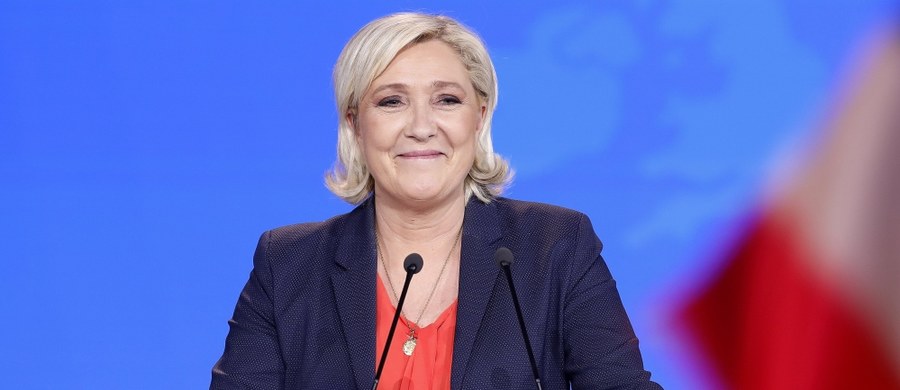 ​Centrowa partia prezydenta Francji Emmanuela Macrona La Republique en Marche (LREM) i skrajnie prawicowe Zjednoczenie Narodowe (RN) Marine Le Pen idą łeb w łeb przed przyszłorocznymi wyborami europejskimi - wynika z najnowszego sondażu.