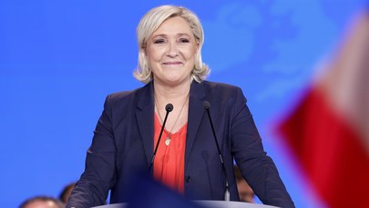 Wyrównany sondaż we Francji. Marine Le Pen dostrzegła swoją szansę? 