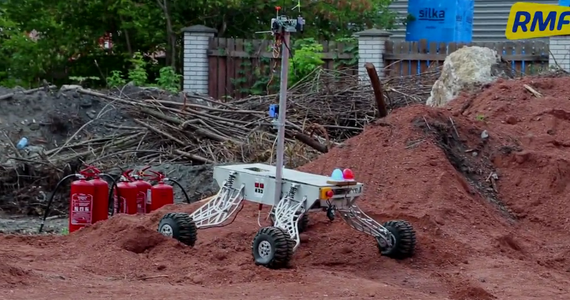 W Muzeum Przyrody i Techniki w Starachowicach dziś drugi dzień rywalizacji w największych na świecie zawodach łazików marsjańskich. W czwartej Edycji European Rover Challenge bierze udział ponad 40 zespołów z 20 krajów na sześciu kontynentów. Na razie nikt jeszcze się nie wycofał. 