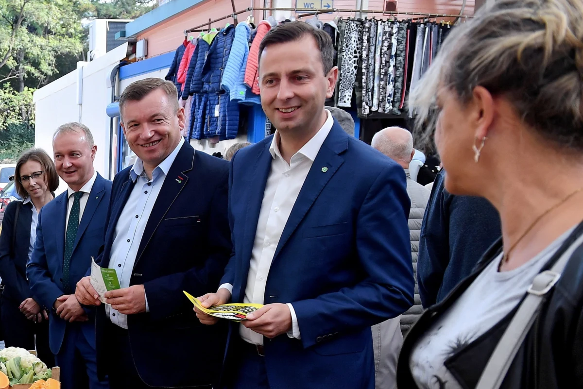 ​Silny mandat PSL na Pomorzu Zachodnim to gwarancja normalności i spokoju - powiedział prezes ludowców Władysław Kosiniak-Kamysz w sobotę w Szczecinie, gdzie partia zaprezentowała swoich kandydatów do sejmiku.