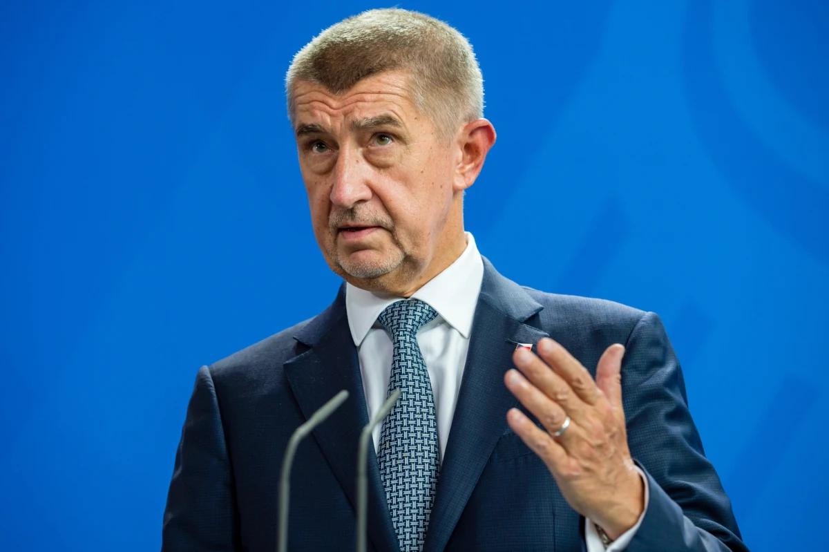 ​Premier Czech Andrej Babisz oświadczył, że Polacy i Węgrzy mogą lepiej ocenić zagrożenie dla demokracji niż urzędnicy z Brukseli. W sobotnim wywiadzie dla dziennika "Pravo" zdystansował się od tych czeskich europosłów, którzy poparli procedurę wobec Węgier. Spośród 21 czeskich eurodeputowanych za uruchomieniem art. 7 unijnego traktatu wobec Węgier głosowało w środę dziewięcioro europosłów, w tym czworo z kierowanego przez Babisza ruchu ANO.