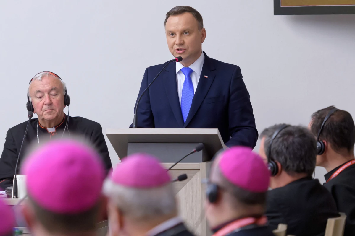 Solidarność była, jest i pozostanie dla Polaków naczelną wartością w stosunkach społecznych i w relacjach z innymi narodami; solidarność to fundament wolnej Polski - powiedział w sobotę w Poznaniu prezydent Andrzej Duda. Prezydent był gościem odbywającego się w stolicy Wielkopolski zgromadzenia plenarnego Rady Konferencji Episkopatów Europy (CCEE). Wydarzenie zorganizowano pod hasłem "Solidarny duch Europy". Do Poznania zaproszeni zostali przewodniczący konferencji episkopatów z 45 krajów. Wiodącymi tematami obrad są wolontariat i solidarność.