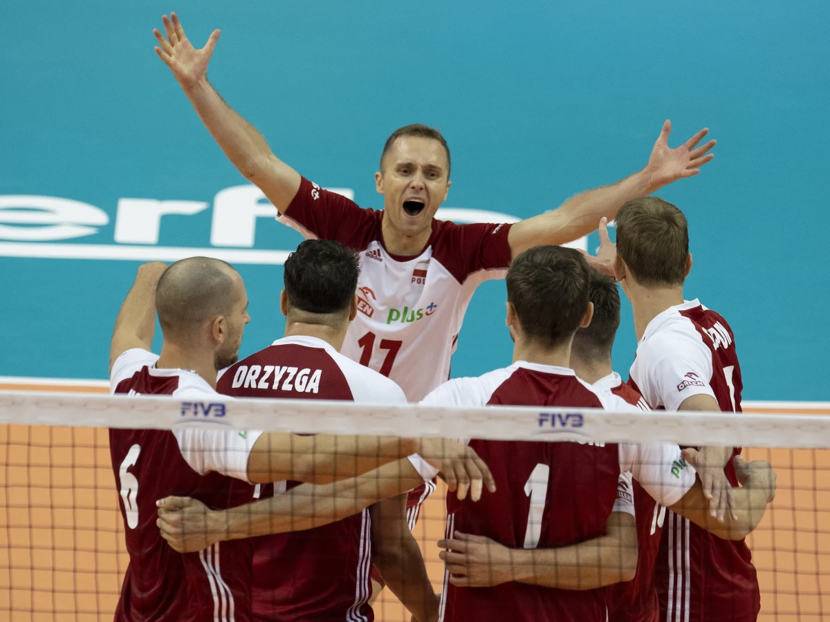 Broniący tytułu polscy siatkarze pokonali w Warnie Finów 3:1 (25:20, 26:28, 25:20, 25:15) w meczu grupy D mistrzostw świata organizowanych przez Bułgarię i Włochy. Mający po trzech kolejkach na koncie komplet zwycięstw biało-czerwoni są już pewni awansu do drugiej rundy.