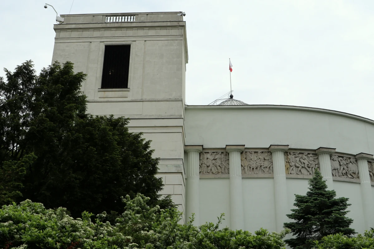 Współpraca energetyczna i amerykańskie inwestycje wśród zapowiadanych tematów rozmów prezydentów Stanów Zjednoczonych i Polski. W kraju pierwszy świadek przed komisją do spraw VAT. 