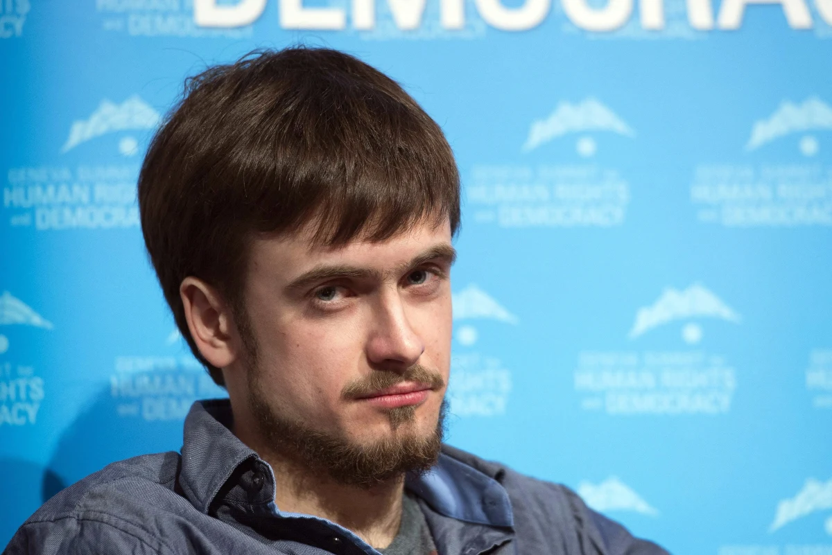 ​Aktywista związany z punkrockową grupą Pussy Riot Piotr Wierziłow, hospitalizowany we wtorek w Moskwie na oddziale toksykologicznym, został przewieziony do Berlina. Jak podali w niedzielę jego bliscy, którzy podejrzewają próbę otrucia, czuje się on już lepiej. Wierziłow, który ma również obywatelstwo kanadyjskie, zachorował w Moskwie zaraz po wzięciu udziału w rozprawie sądowej dotyczącej niedawnego aresztowania dwóch sympatyków Pussy Riot. Członkini grupy Maria Alochina podała agencji AP, że w piątek 30-letni Wierziłow odzyskał przytomność.