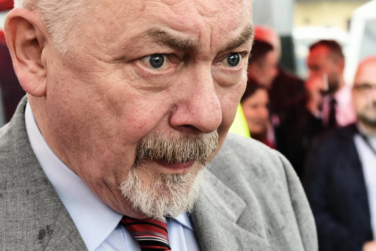 Ubiegający się o reelekcję prezydent Krakowa Jacek Majchrowski zaprezentował kandydatów do Rady Miasta Komitetu "Obywatelski Kraków". "Jesteśmy wszyscy ludźmi dalekimi od populizmu, którzy są odpowiedzialnymi za swoje czyny i dotrzymują słowa" – zapewnił. On sam będzie jedynką w okręgu w Nowej Hucie.