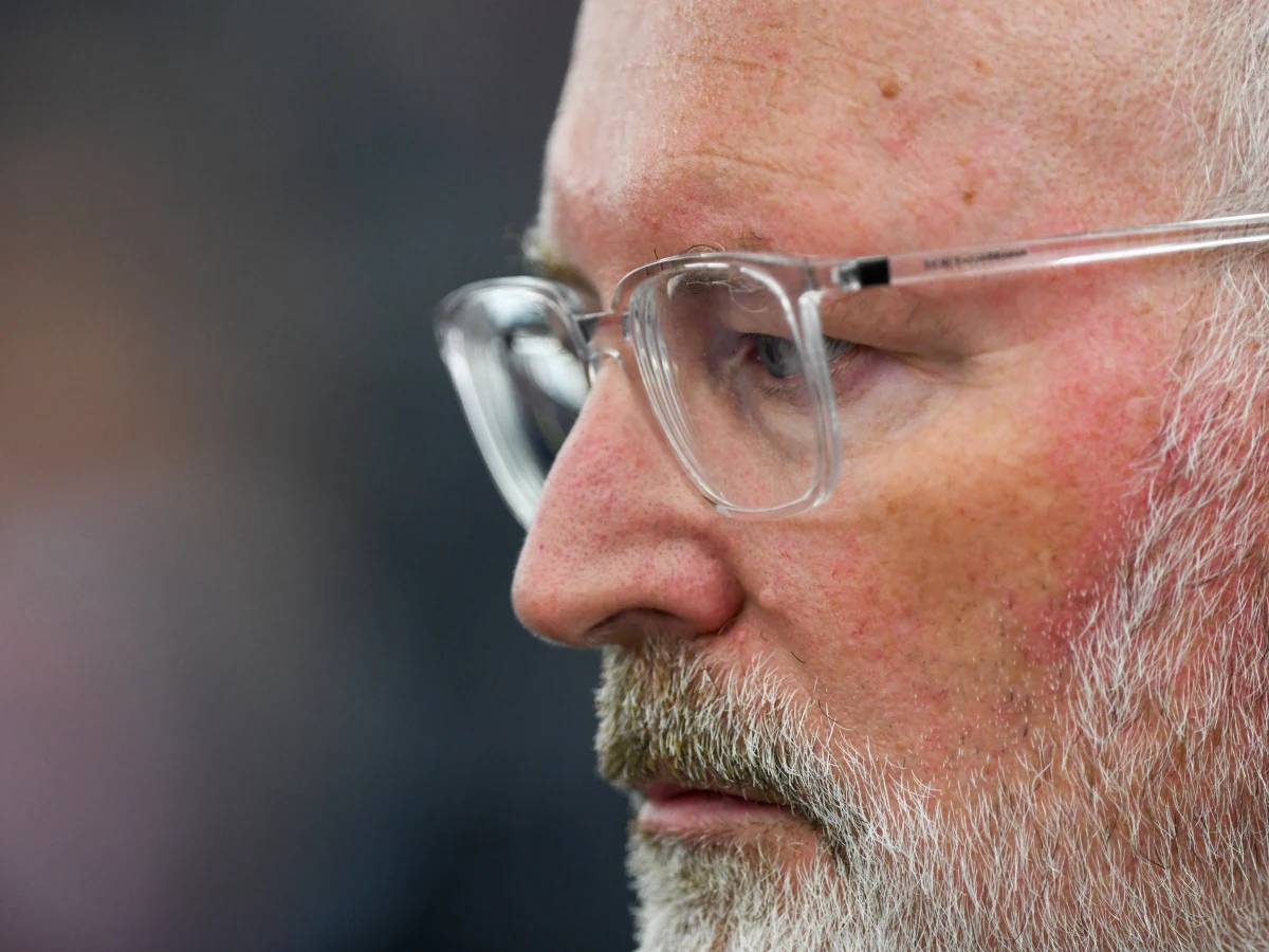 Wiceszef Komisji Europejskiej Frans Timmermans przygotował pozew przeciwko Polsce w sprawie ustawy o Sądzie Najwyższym. W środę komisarze podejmą decyzję o skierowaniu do Trybunału Sprawiedliwości Unii Europejskiej.