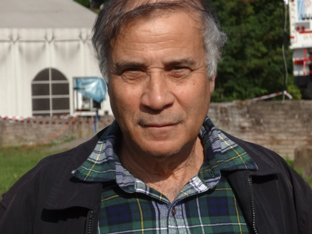 Jestem przekonany, że będą na Marsie ludzie wdzięczni swoim dziadkom za to, że wyruszyli tam z Ziemi w podróż w jedną stronę, to będzie bardzo ekscytujące miejsce do życia - mówi RMF FM gość specjalny European Rover Challenge, dr Robert Zubrin założyciel Mars Society, autor koncepcji kolonizacji Marsa. Jego zdaniem prywatni przedsiebiorcy bardzo istotnie przyczynią się do urzeczywistnienia planów lotu załogowego na Czerwoną Planetę. W rozmowie z Grzegorzem Jasińskim Zubrin deklaruje, że bardzo ceni założyciela firmy Space X, Elona Muska, za jego umysł, odwagę, ale też upór i wytrwałość w dążeniu do celu mimo przeciwności i niepowodzeń. Przypomina, że kiedy Musk zaczynał Space X, nie zdawał sobie sprawy z tego, jakie to będzie trudne. Mimo to nigdy się nie poddał. Dzięki takim, jak on - zdanim Zubrina - możemy się spodziewać teraz ery największego postępu w historii.  