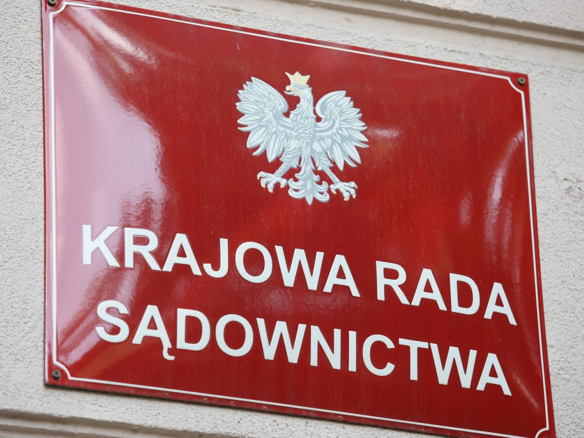 Europejska Sieć Rad Sądownictwa zdecydowała o zawieszeniu polskiej Krajowej Rady Sądownictwa w prawach członka tej organizacji. Informację podał przewodniczący KRS sędzia Leszek Mazur.