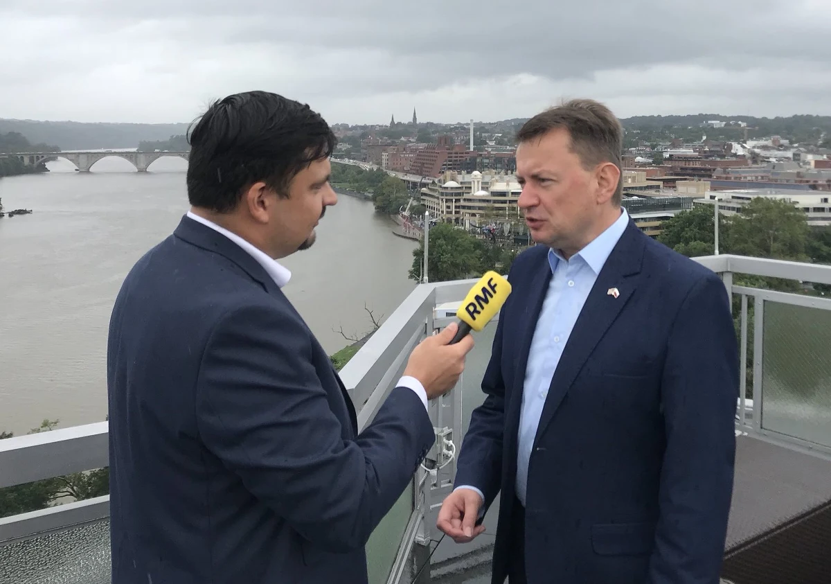 O zakupach dla polskiej armii, bazie wojsk USA w Polsce, wizycie prezydenta Andrzeja Dudy w Waszyngtonie, ale także o tym, kto zablokował zakup australijskich fregat i dlaczego wycofaliśmy się z tej inicjatywy. Bez krawatów, na dachu słynnego hotelu Watergate z ministrem Mariuszem Błaszczakiem rozmawia nasz amerykański korespondent Paweł Żuchowski.