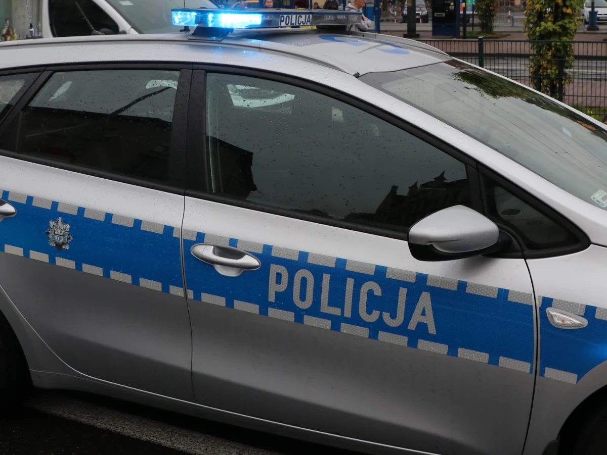 Policja przesłuchała pierwszych świadków wczorajszego ataku nożownika na 59-latkę sprzedającą warzywa na straganie we Wrocławiu. Kobieta została kilkukrotnie raniona nożem. W ciężkim stanie trafiła do szpitala. 