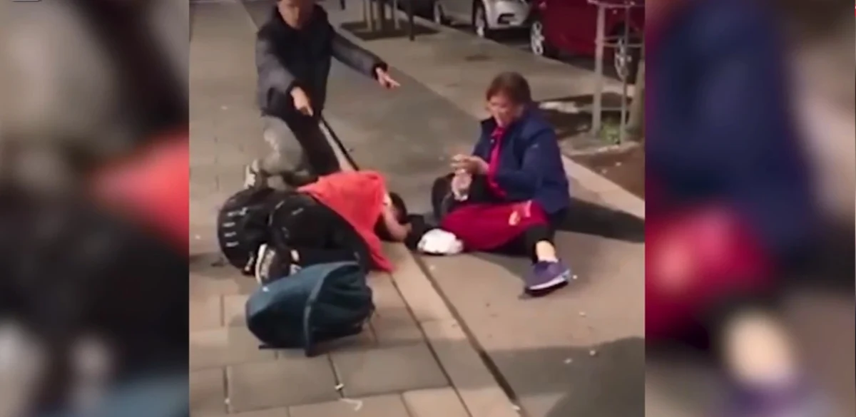 Chiny złożyły protest w sprawie wyrzucenia chińskich turystów z hostelu w Sztokholmie przez szwedzką policję – oświadczył  rzecznik chińskiego MSZ. Incydent wywołał burzę w chińskich sieciach społecznościowych i nadzwyczaj ostrą reakcję Pekinu.