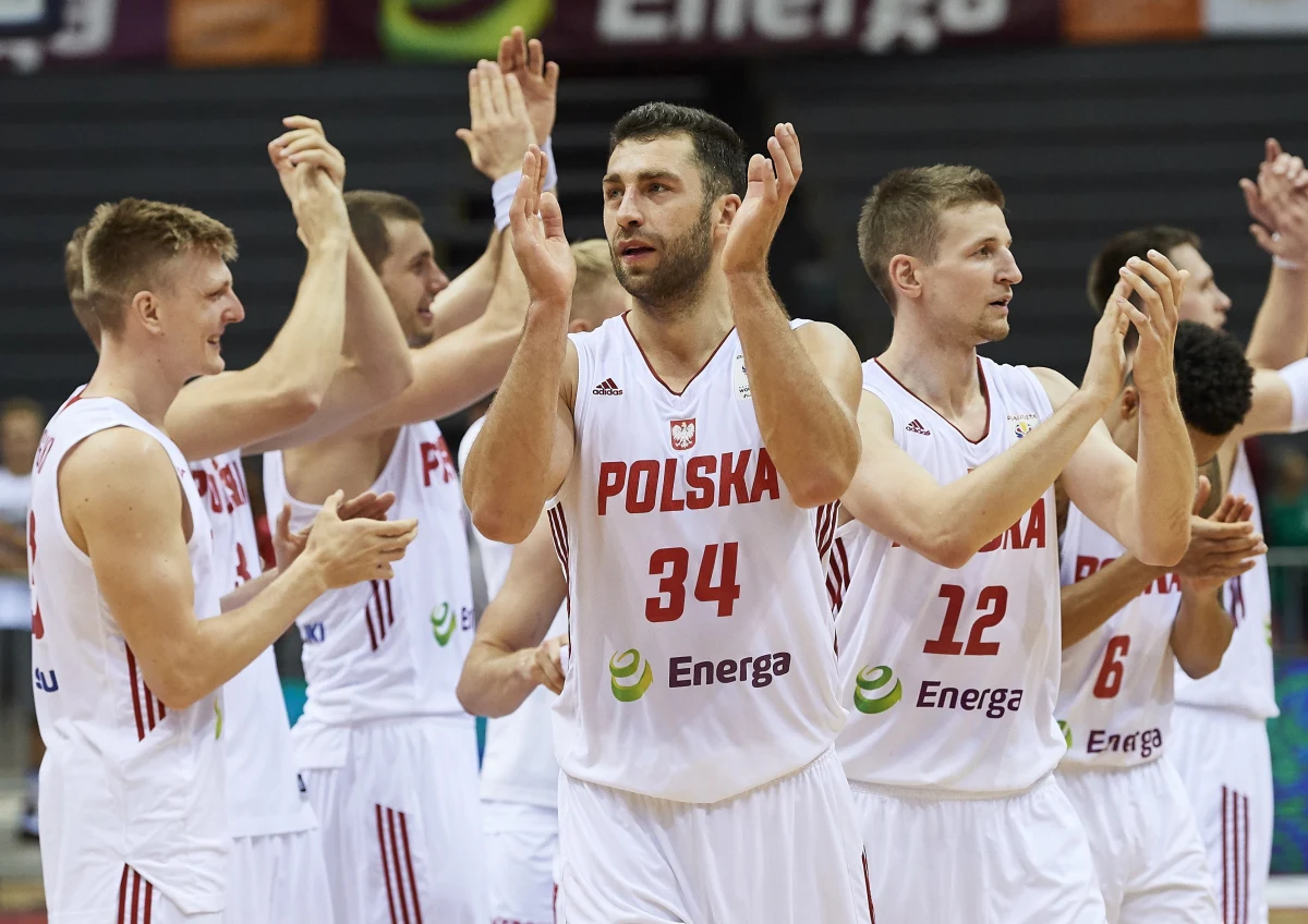 Polska pokonała w Gdańsku Chorwację 79:74 (21:21, 10:15, 23:22, 25:16) w meczu 2. kolejki drugiego etapu kwalifikacji mistrzostw świata koszykarzy. To czwarte zwycięstwo biało-czerwonych, które przedłuża ich szanse na awans do turnieju finałowego w 2019 roku.