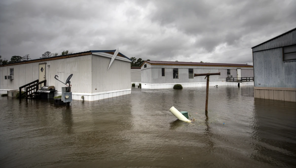 Do 31 wzrosła liczba ofiar śmiertelnych burzy tropikalnej Florence, która przechodzi przez południowo-wschodnie stany USA - poinformowały agencje, powołując się na stanowe władze. Najwięcej osób zginęło w Karolinie Północnej - 25. 