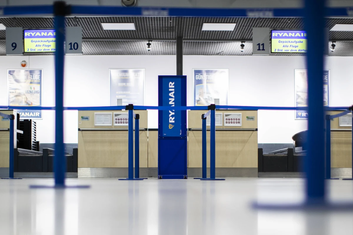 Przewoźnik chce realizować rozkładowe rejsy w ramach czarterowej spółki. W 2019 r. chce mieć ponad 20 samolotów - informuje "Puls Biznesu".