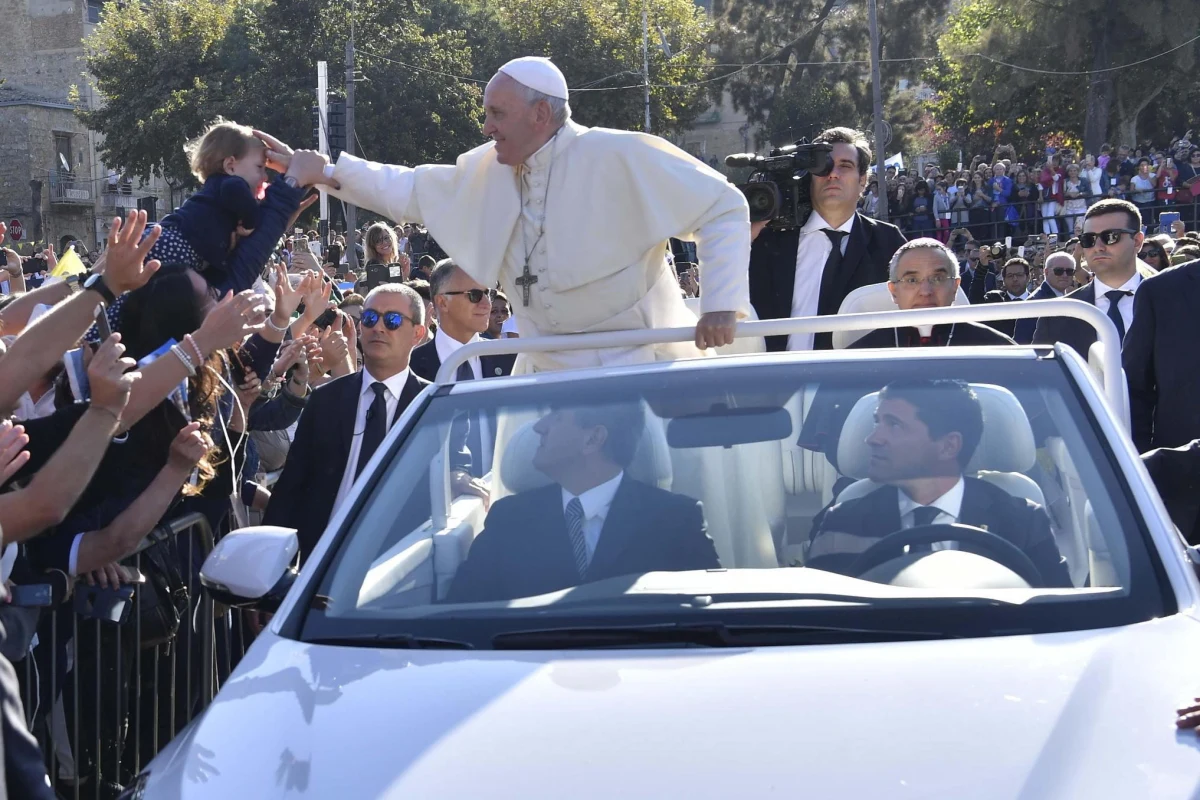 ​Papież Franciszek zmodyfikował reguły synodu biskupów rozszerzając w nim znaczenie - jak podkreślił - "słuchania Ludu Bożego". Zmiany te są zawarte w ogłoszonej konstytucji apostolskiej "Episcopalis communio".