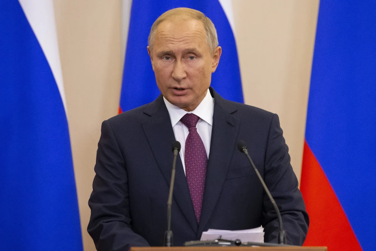 ​Działania izraelskich sił powietrznych są podejmowane z naruszeniem suwerenności Syrii - mówił prezydent Rosji Władimir Putin w rozmowie telefonicznej z premierem Izraela Benjaminem Netanjahu. Netanjahu oferował pomoc w śledztwie ws. zestrzelenia rosyjskiego samolotu.