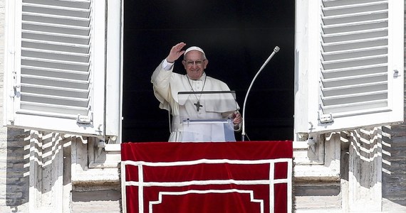 ​Papież Franciszek powiedział, że “seks to dar Boży". "To żadne tabu, to dar od Boga, to dar, jaki daje nam Pan. Ma dwa cele: kochać się i powoływać życie"; to "pasja, namiętna miłość" - mówił papież podczas spotkania z młodzieżą z Francji.