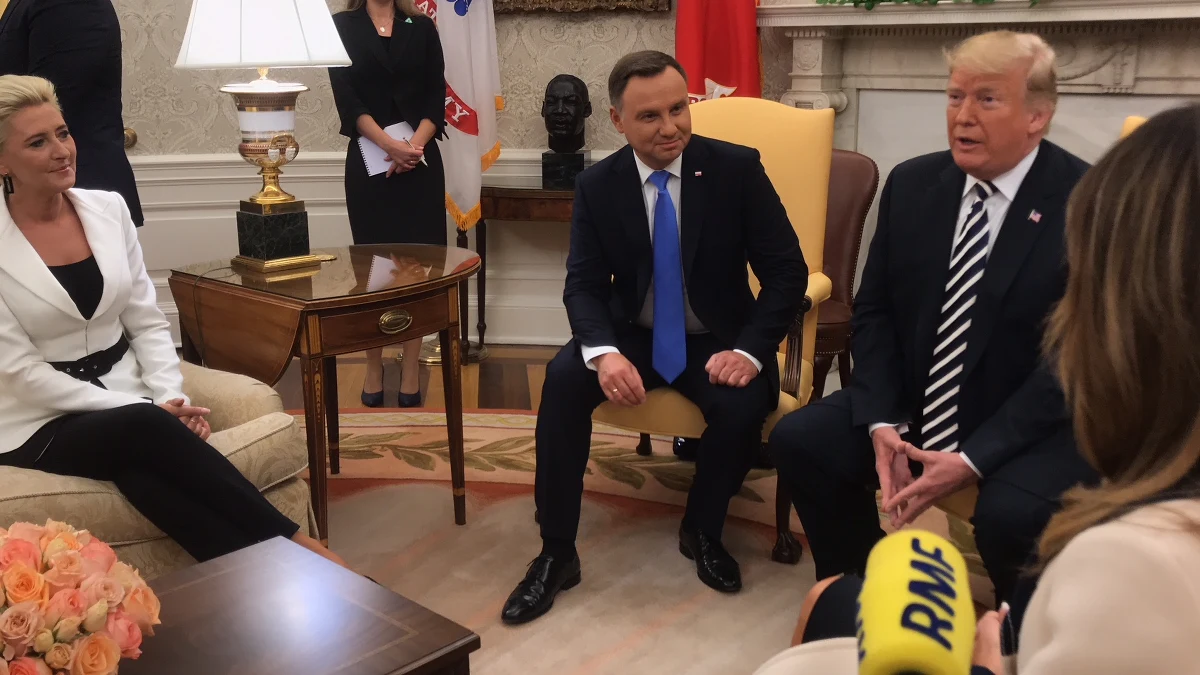 ​Po obu stronach Atlantyku panuje consensus, że polsko-amerykańskiej obecności wojskowej w Polsce czas nadać nową jakość. Liczę, że moje rozmowy z prezydentem Donaldem Trumpem wkrótce przyniosą pierwsze efekty w tej sprawie - powiedział w Waszyngtonie prezydent Andrzej Duda.