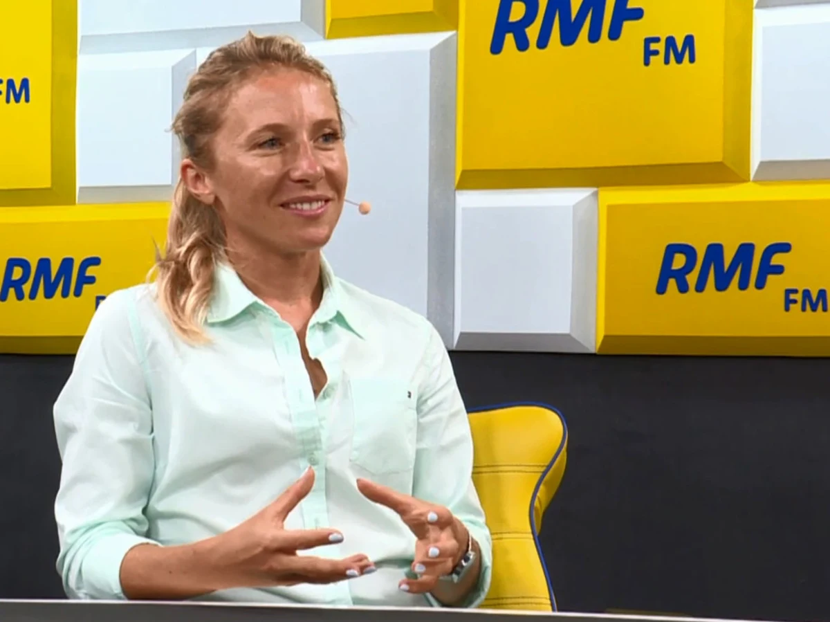 Dwukrotna medalistka zimowych igrzysk olimpijskich Luiza Złotkowska zaprasza do udziału w wyjątkowym konkursie kreatywnym "Lubię łyżwy". Nasza panczenistka kieruje swój projekt do dzieci z klas V-VIII szkoły podstawowej. Chętni muszą zaprojektować logo mistrzostw Polski w łyżwiarstwie szybkim i nagrać film promujący ideę fair play. "Jestem bardzo ciekawa, jak młodzież rozumie i interpretuje zasadę fair play. A logo? Może zostanie na dłużej z mistrzostwami Polski w łyżwiarstwie szybkim?" - mówi Złotkowska w rozmowie z RMF FM. Klasa, która zwycięży w konkursie, może liczyć na naprawdę wyjątkowe nagrody!