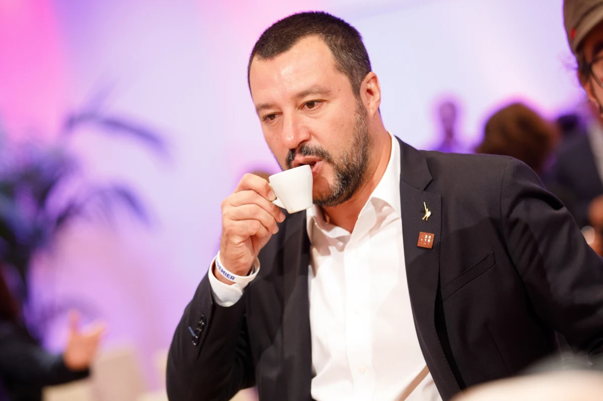 Unia Afrykańska zaprotestowała przeciw wypowiedzi szefa MSW Włoch, wicepremiera Matteo Salviniego, który użył słowa "niewolnicy" mówiąc o migrantach z Afryki. Organizacja z siedzibą w stolicy Etiopii Addis Abebie wezwała Salviniego, by wycofał się z tych słów.