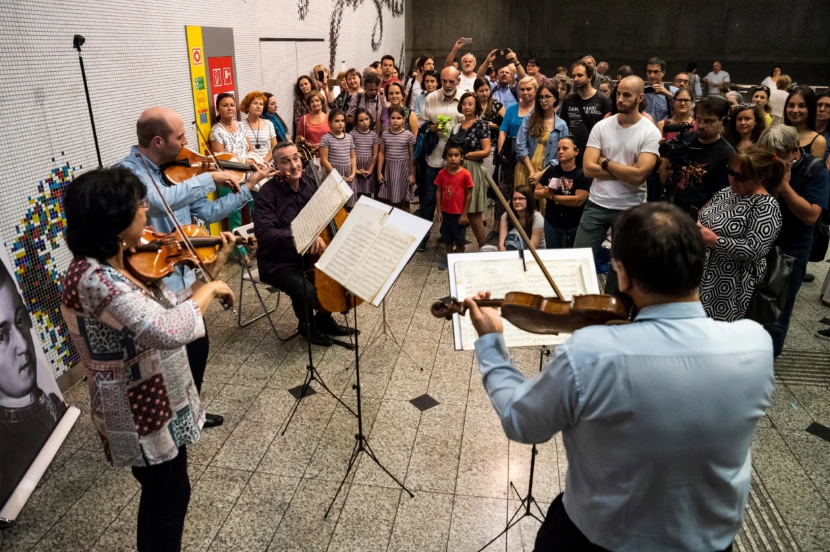 Rada obwodowa we Lwowie wprowadziła zakaz publicznego rozpowszechniania rosyjskojęzycznych utworów muzycznych i filmowych, który ma obowiązywać do czasu zakończenia okupacji terytoriów Ukrainy na wschodzie kraju i zwrotu Krymu - poinformowały media.