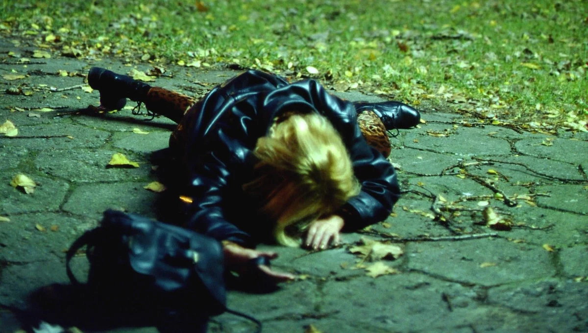 ​Francuska policja prowadzi śledztwo w sprawie grupowego gwałtu na 19-letniej kobiecie. Przestępstwo zostało nakręcone komórką i udostępnione za pomocą aplikacji Snapchat.