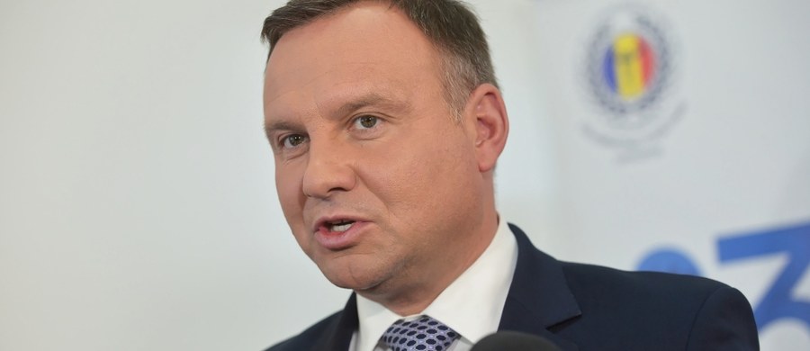 Andrzej Duda powołał w Pałacu Prezydenckim sędziów do Izby Dyscyplinarnej Sądu Najwyższego. Na liście znalazło się 10 osób, tym samym potwierdziły się ustalenia dziennikarzy RMF FM. Wśród powołanych zabrakło prokuratora Jarosława Dusia, uznawanego za zaufanego człowieka Zbigniewa Ziobry, oraz radcy prawnej Małgorzaty Ułaszonek-Kubackiej, która sama zrezygnowała.