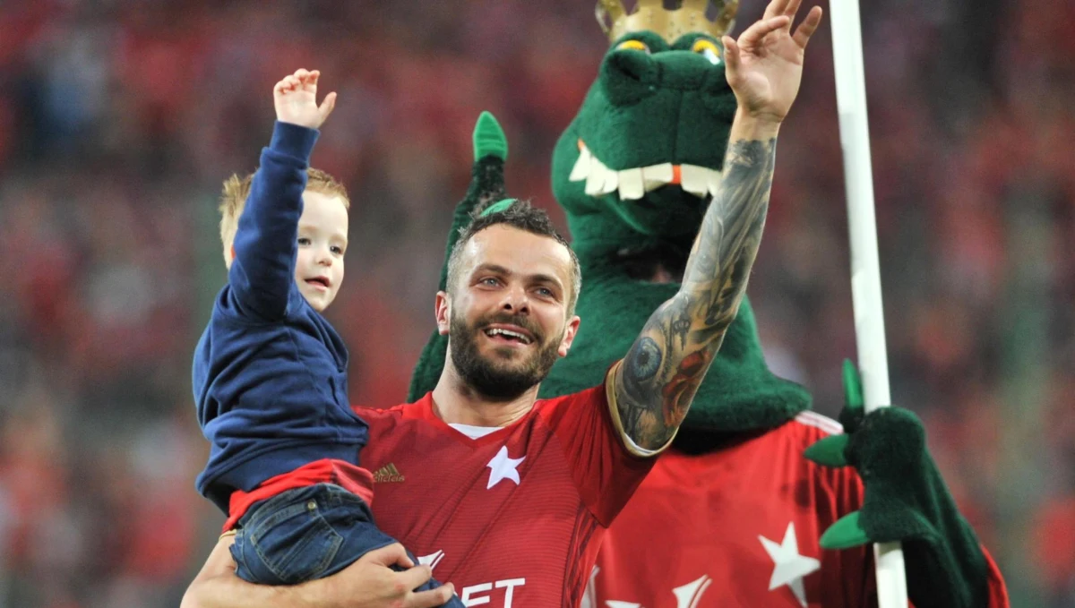 Po kilku miesiącach przerwy Paweł Brożek został ponownie piłkarzem Wisły Kraków. 35-letni napastnik związał się z liderem ekstraklasy umową ważną do końca tego sezonu.