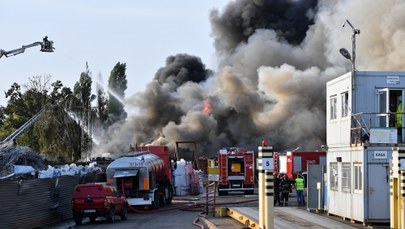Pożar składowiska odpadów w Szczecinie. Dym widoczny z daleka