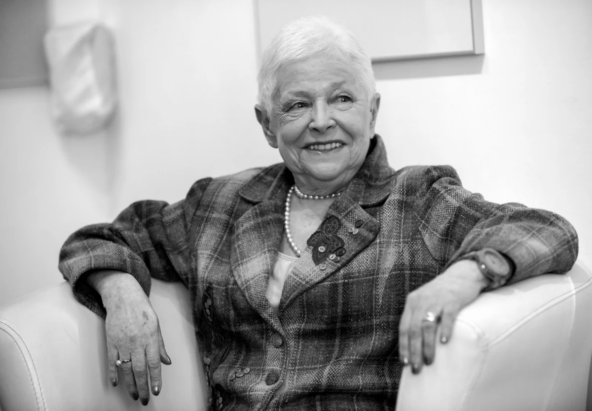 Nie żyje dziennikarka i publicystka Krystyna Grzybowska. Informację o jej śmierci podała w czwartek wieczorem córka dziennikarki, Aleksandra Rybińska.