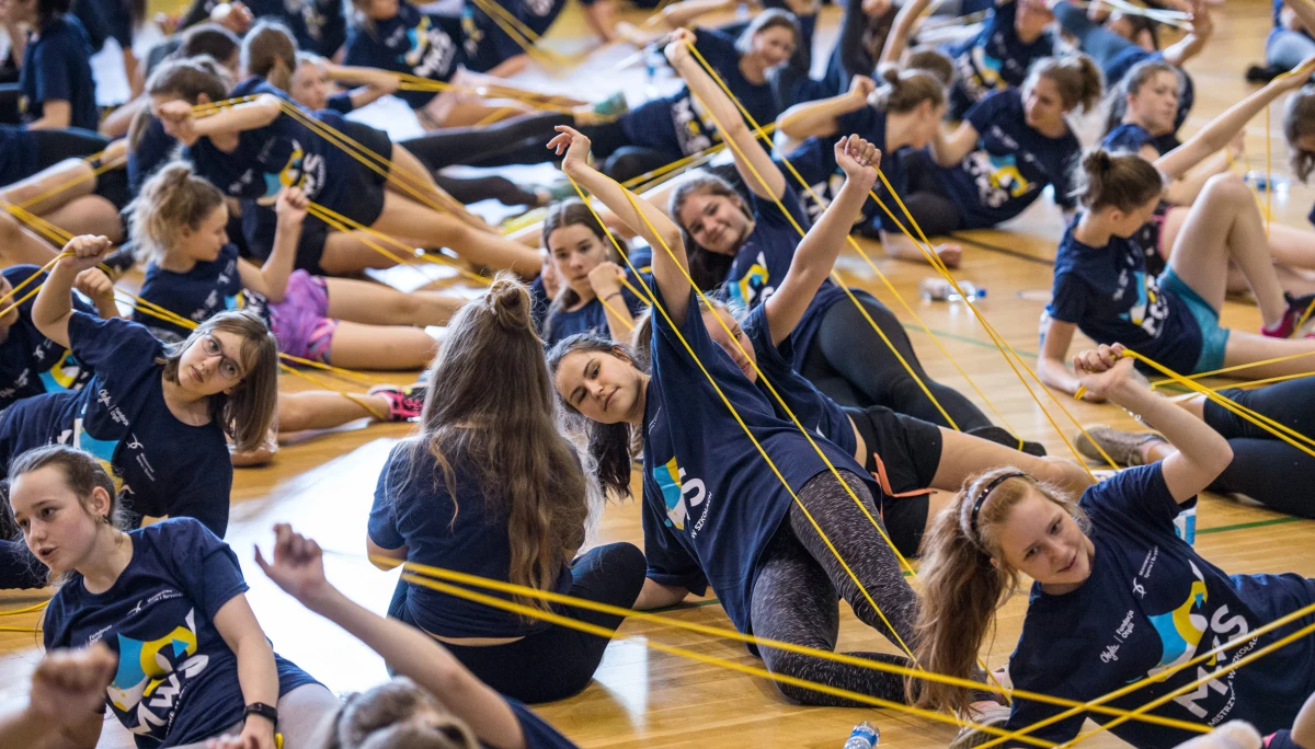 ​Wybitne sportsmenki, największe gwiazdy polskiego sportu będą przekonywać w poniedziałek uczennice w Sosnowcu, jak ważne dla ich życia i zdrowia są lekcje wychowania fizycznego. W imprezie zorganizowanej w ramach programu "Mistrzynie w Szkołach" Fundacji Otylii Jędrzejczak weźmie udział ponad trzysta dziewcząt!