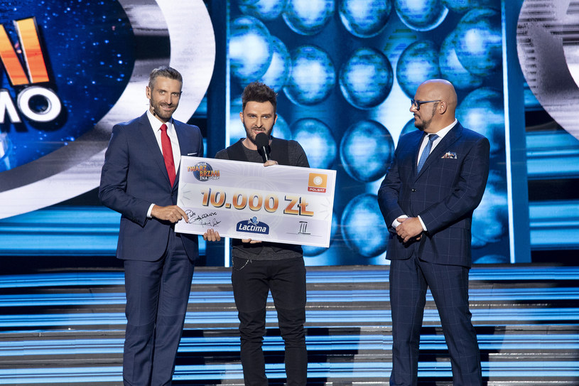 Marek Molak został zwycięzcą drugiego odcinka 10. edycji "Twoja Twarz Brzmi Znajomo". aktor zaśpiewał piosenkę "O pani!" z repertuaru Grzegorza Hyżego.