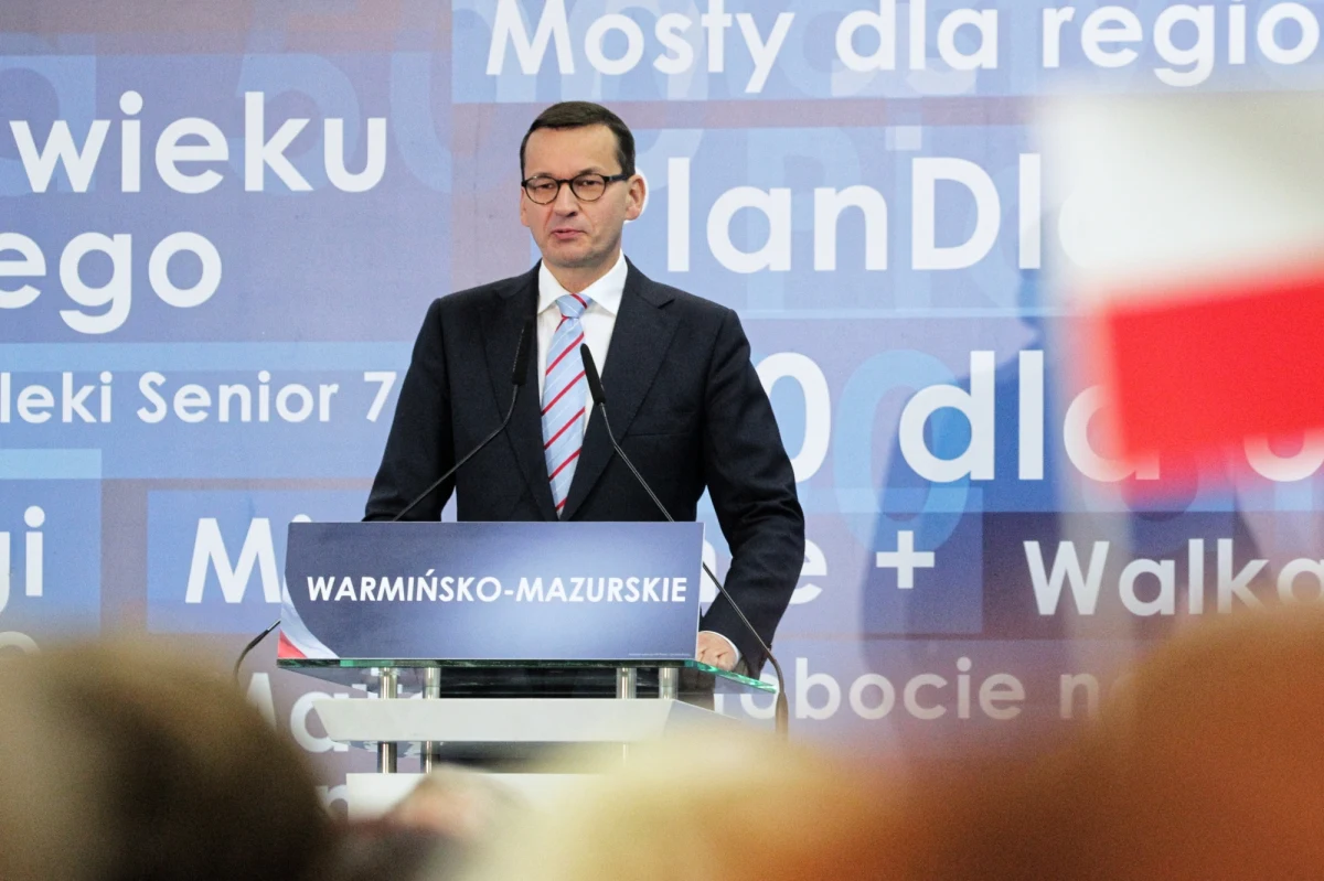 Nie ma silnej gospodarki bez silnego, świadomego, obywatelskiego społeczeństwa - powiedział premier Mateusz Morawiecki podczas regionalnej konwencji samorządowej PiS w Olsztynie. Wskazał, że państwo musi "ręka w rękę" z samorządami i przedsiębiorcami wypracować lepsze zasady podziału owoców pracy.