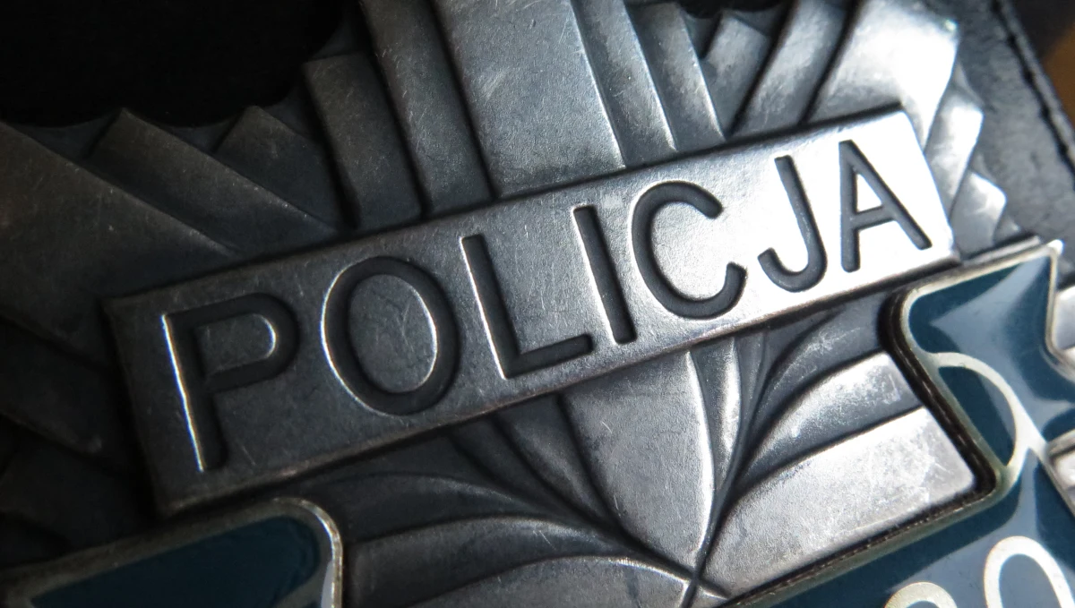 Prokuratura Okręgowa w Słupsku oskarża byłego policjanta z Człuchowa 37-letniego Krystiana L. o spowodowanie ciężkiego uszczerbku na zdrowiu ze skutkiem śmiertelnym. Mężczyźnie grozi dożywocie.