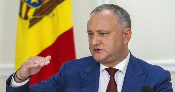 ​Trybunał Konstytucyjny Mołdawii tymczasowo zawiesił prezydenta Igora Dodona w pełnieniu obowiązków. Decyzję umotywował tym, że prezydent dwukrotnie odrzucił kandydatury ministrów przedstawione przez rząd.