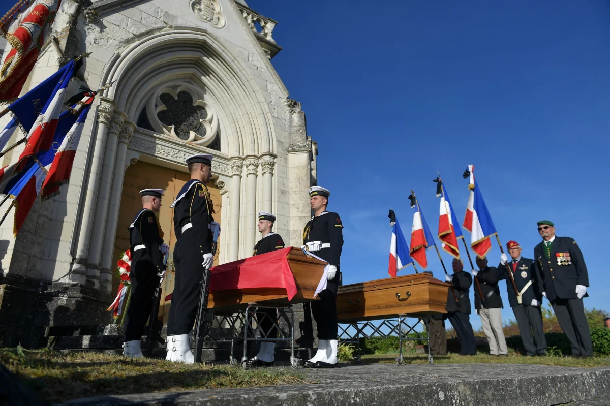 ​Rozpoczęło się uroczyste sprowadzanie do Polski szczątków wiceadmirała Józefa Unruga, dowódcy obrony wybrzeża z 1939 roku. Z francuskiej miejscowości Montresor, gdzie znajdował się jego grób, prochy przewożone są do portu w Breście w Bretanii, skąd przetransportowane zostaną drogą morską do ojczyzny.