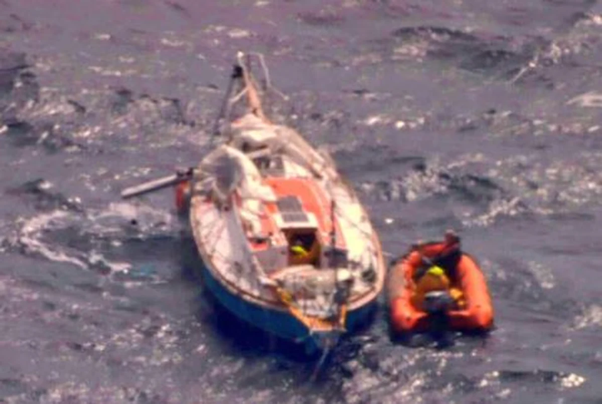 Francuski statek rybacki podjął na swój pokład rannego żeglarza Abhilasha Tomy’ego. Jego jacht dryfował po Oceanie Indyjskim po tym, jak sztorm uszkodził maszt. 39-latek doznał poważnego urazu pleców, ale na szczęście zdołał wezwać pomoc. "Jest przytomny" – poinformowano. 