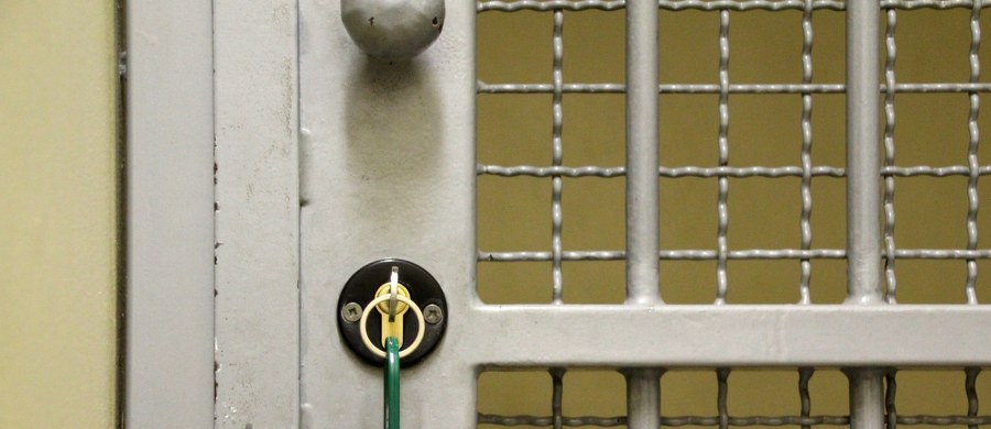 ​30 proc. Polaków jest za zaostrzeniem kar za wszystkie przestępstwa, 51 proc. z nas chce surowszych kar tylko w przypadku najcięższych przestępstw --wynika z opublikowanego we wrześniu sondażu Kantar Public.