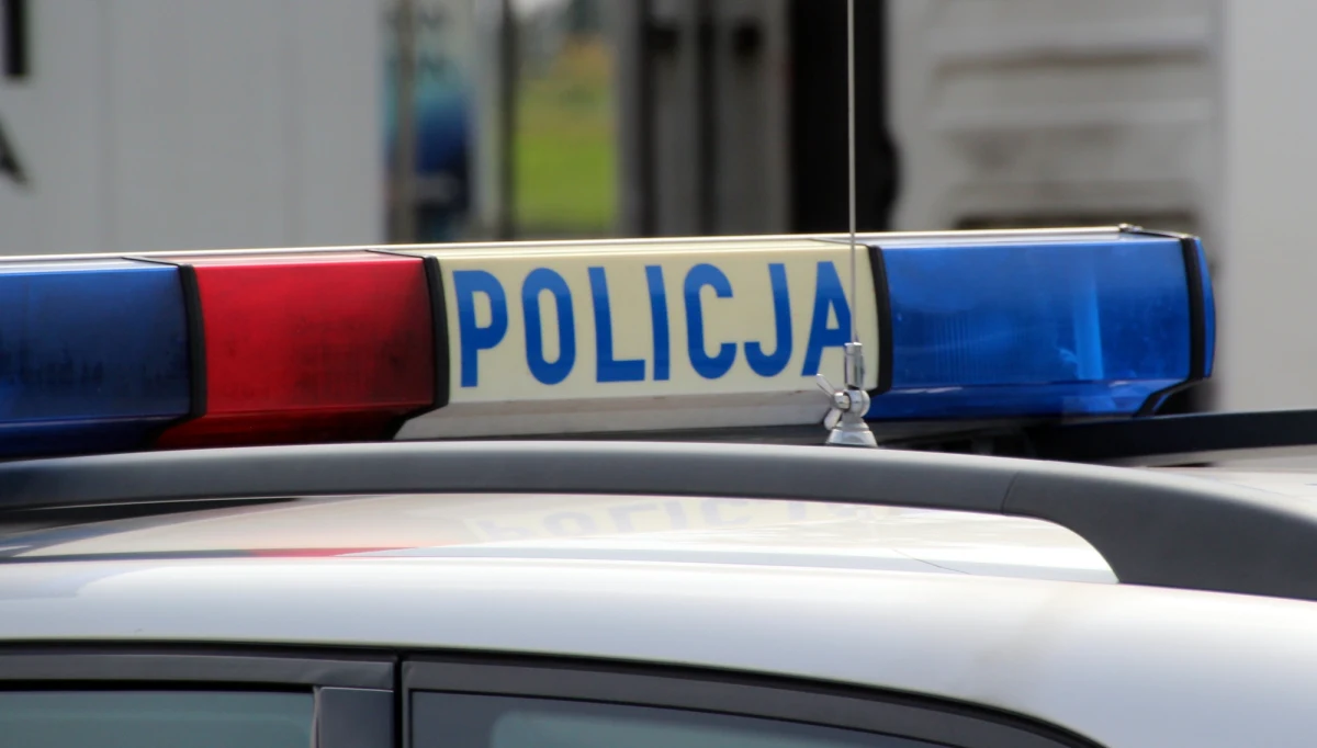 29-letni sprawca rozboju na stacji benzynowej pod Wieluniem został zatrzymany. Policja schwytała napastnika w lesie w miejscowości Bobrowniki w Łódzkiem.