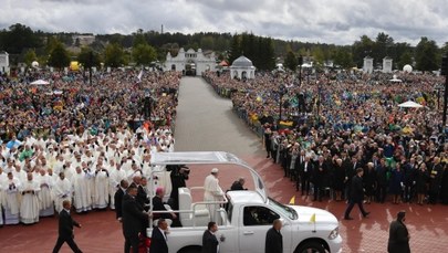 "Wiara nie zgasła". Franciszek kończy podróż śladami św. Jana Pawła II