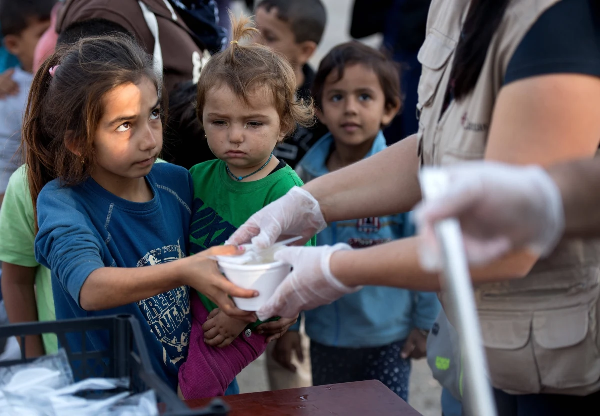​W Hiszpanii jest już ponad 7 tysięcy dzieci-migrantów pozbawionych opieki rodziców - wynika z szacunków policji, na które we wtorek powołuje się dziennik "ABC". Nieletni przybyli do Hiszpanii m.in. przez afrykańskie enklawy tego kraju: Ceutę i Melillę.