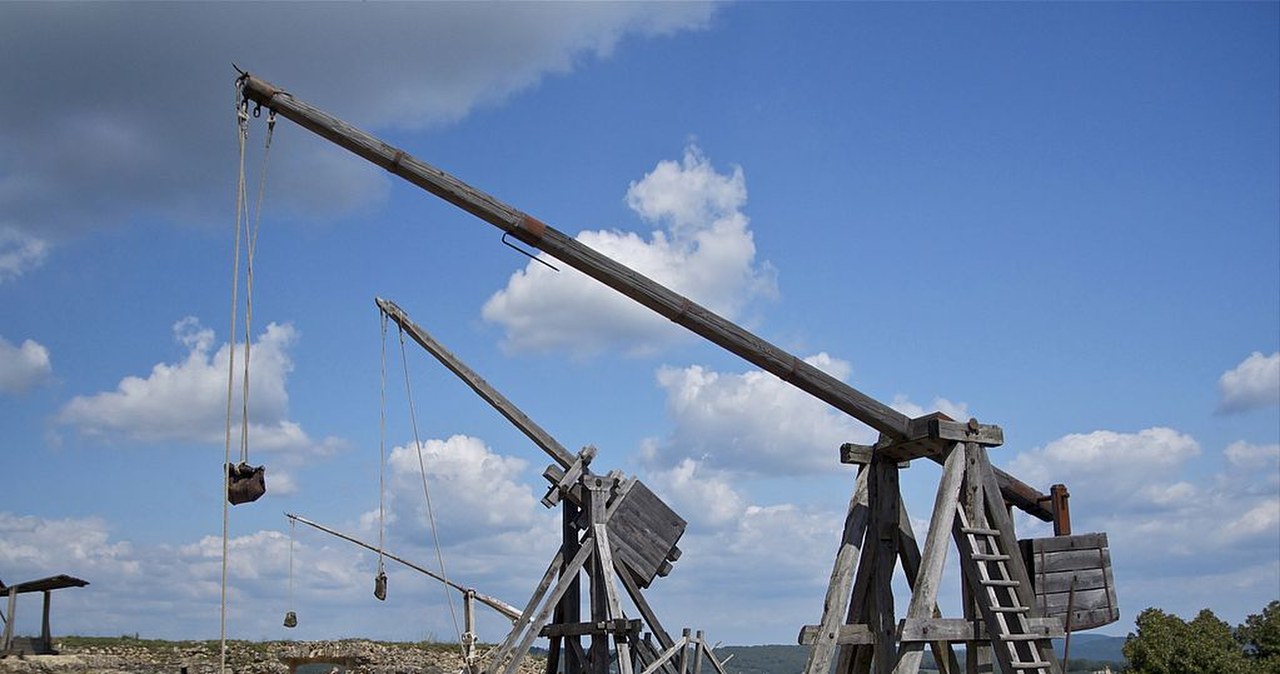 Zbudował "naddźwiękowy trebusz". Pocisk leciał 346,6 m/s