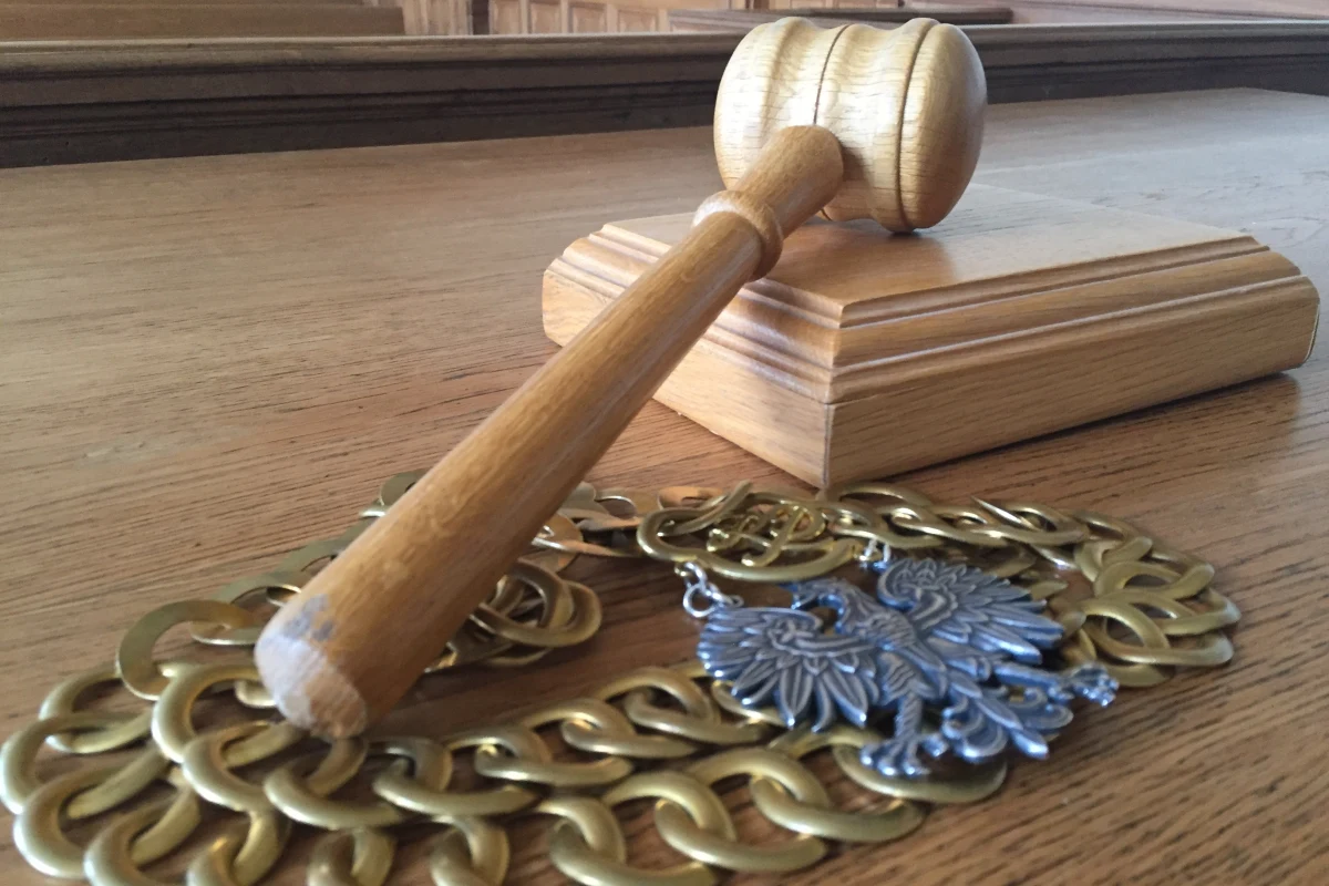 Naczelny Sąd Administracyjny wstrzymał wykonanie uchwały KRS, dotyczącej powołania do Izby Karnej Sądu Najwyższego sędziego Wojciecha Sycha. NSA uznał wczoraj dwa wnioski o zabezpieczenie, złożone przez kandydatów odrzuconych przez KRS w związku z zamiarem odwołania się od uchwały. Zabezpieczenie zarządzone przez NSA, dotyczące powołania sędziego Sądu Najwyższego, nie blokuje jednak mianowania sędziego wskazanego przez KRS.