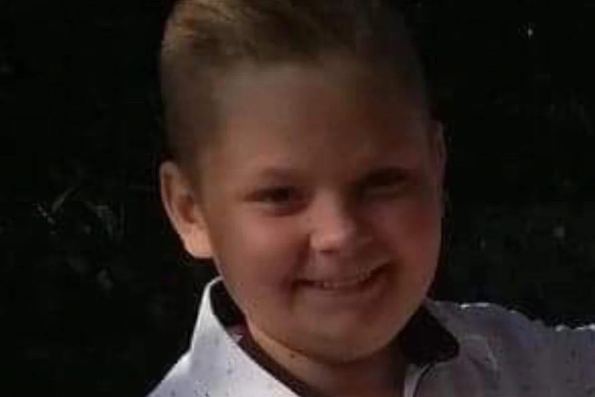 ​12-letni chłopiec uratował życie młodszej siostrze, wyciągając ją z płonącego domu. Do zdarzenia doszło we wtorek w Dąbrówce w powiecie piotrkowskim. Pożar spowodowany był prawdopodobnie wadą instalacji elektrycznej.