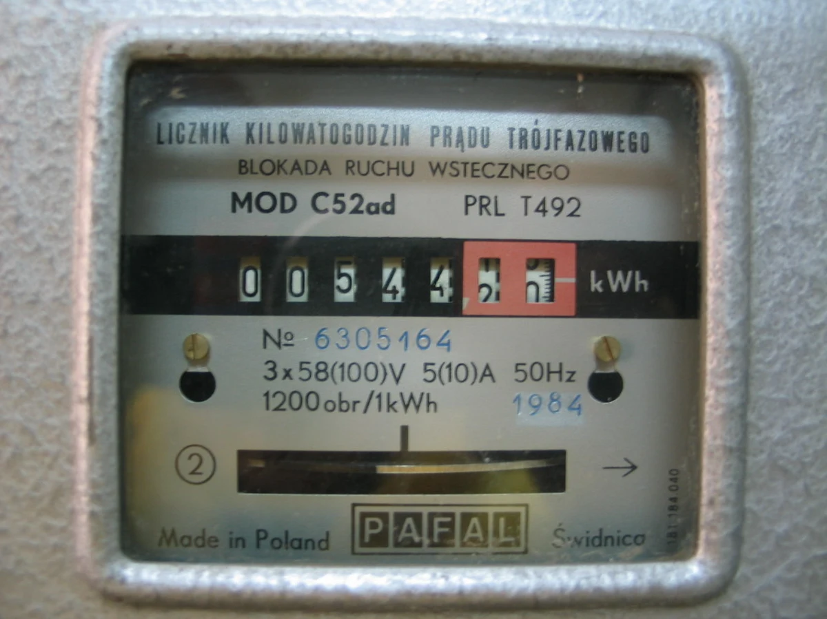 "Nie ma mowy o podwyżkach cen prądu dla gospodarstw domowych" - zapewnia minister energii Krzysztof Tchórzewski, a eksperci odpowiadają: "To zaklinanie rzeczywistości". Według specjalistów, wysokie koszty wytwarzania energii mocno uderzą nas po kieszeni - niezależnie od tego, co zrobią politycy.