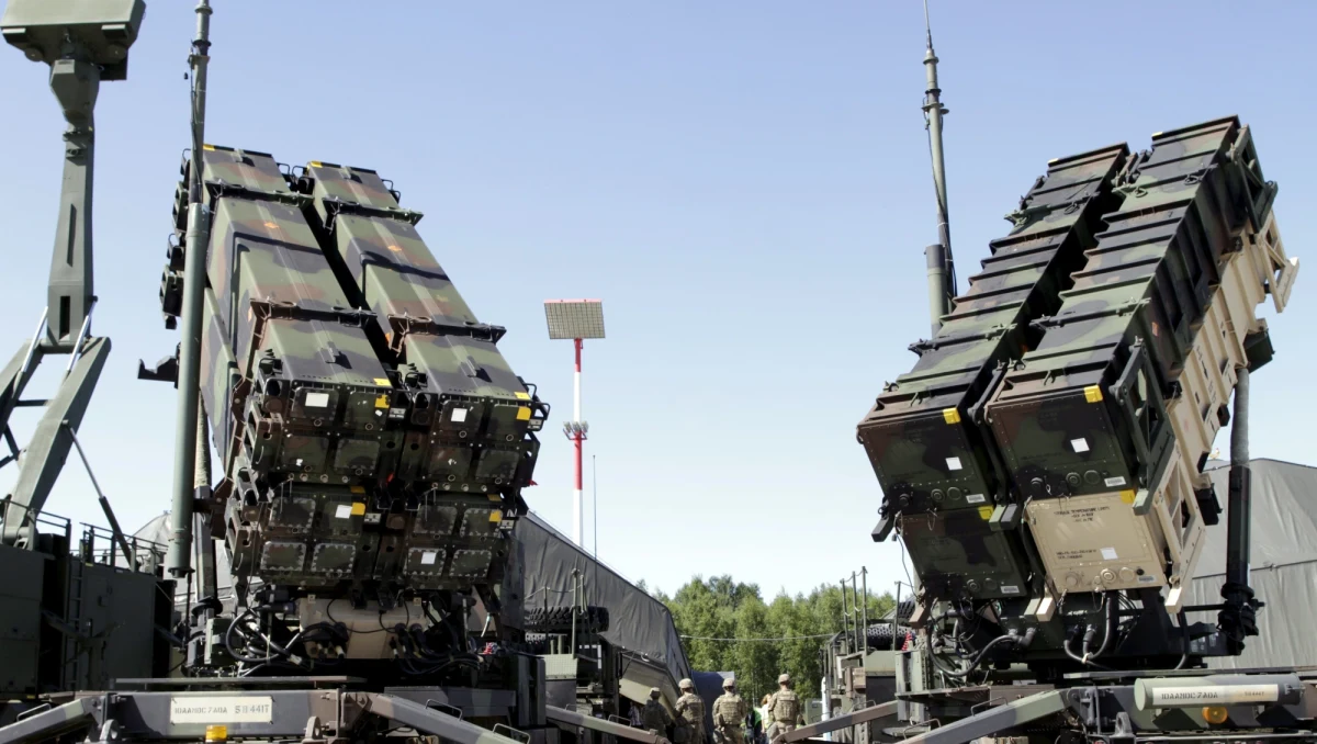 Amerykańskie ministerstwo obrony wycofa część systemów obrony przeciwrakietowej Patriot z Bliskiego Wschodu, choć Biały Dom przekonuje o rosnącym zagrożeniu ze strony Iranu - podał dziennik "Wall Street Journal'.