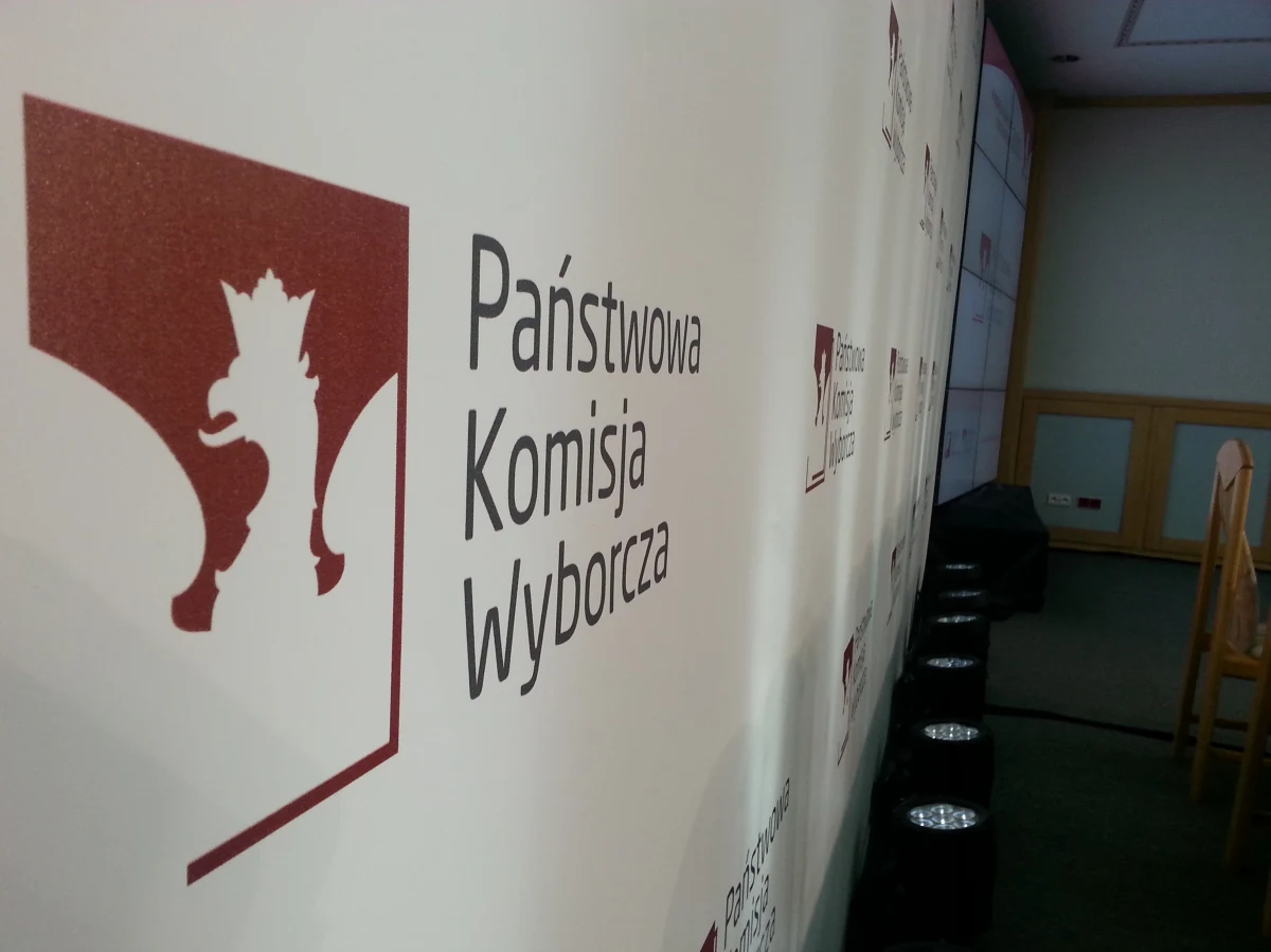 Do wyborów samorządowych niecały miesiąc, a nadal brakuje chętnych do obwodowych komisji wyborczych! W sumie potrzeba pół miliona ludzi, którzy są na pierwszej linii, zbierają i liczą głosy. Skończył się pierwszy nabór i już teraz wiadomo, że w wielu miejscach będzie ich po prostu za mało.